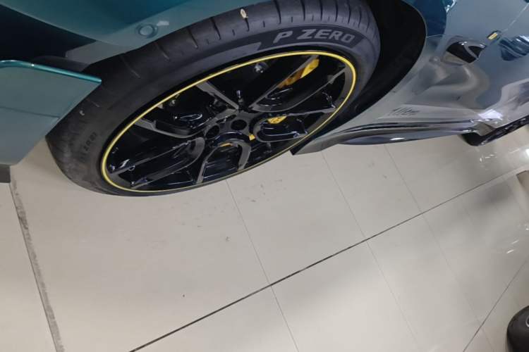 Used Xiaomi Auto SU7 Ultra 2025 Ultra Model Left Front Wheel Hub