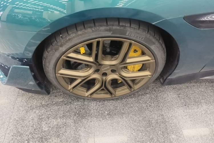 Used Xiaomi Auto SU7 Ultra 2025 Ultra Model Left Front Wheel Hub