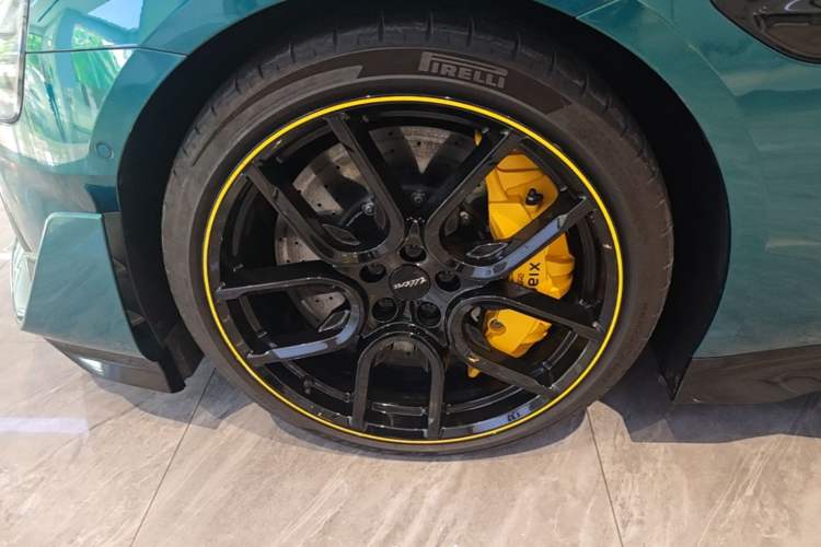 Used Xiaomi Auto SU7 Ultra 2025 Ultra Model Left Front Wheel Hub
