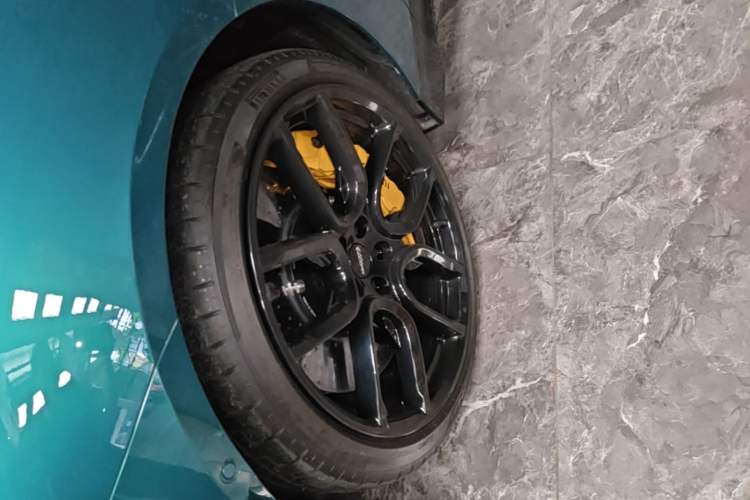 Used Xiaomi Auto SU7 Ultra 2025 Ultra Model Left Front Wheel Hub