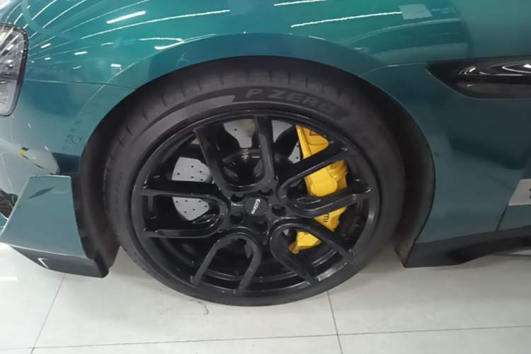 Used Xiaomi Auto SU7 Ultra 2025 Ultra Model Left Front Wheel Hub