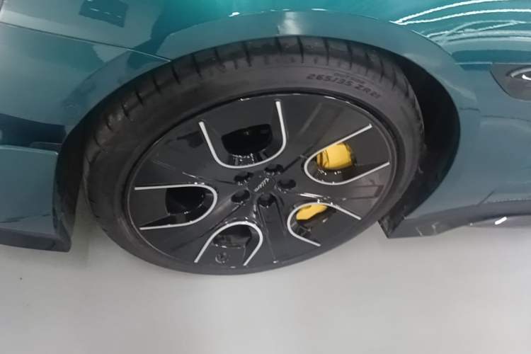 Used Xiaomi Auto SU7 Ultra 2025 Ultra Model Left Front Wheel Hub