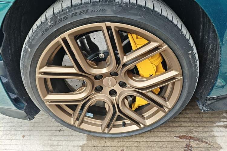 Used Xiaomi Auto SU7 Ultra 2025 Ultra Model Left Front Wheel Hub