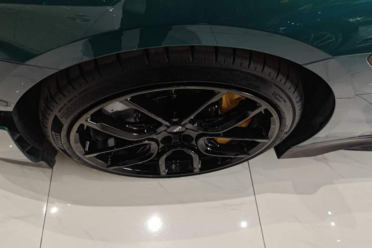 Used Xiaomi Auto SU7 Ultra 2025 Ultra Model Left Front Wheel Hub