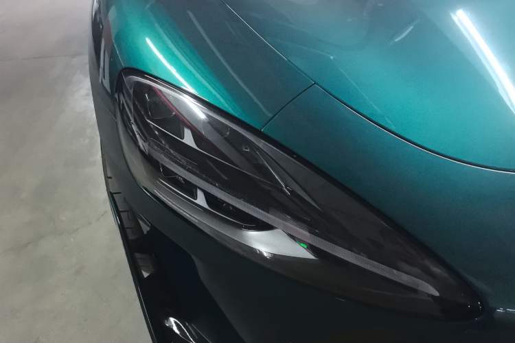 Used Xiaomi Auto SU7 Ultra 2025 Ultra Model Right Front Headlight