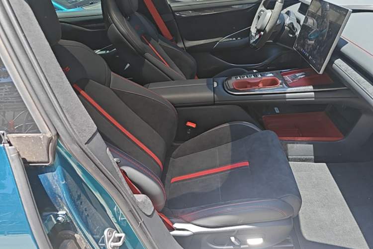 Used Xiaomi Auto SU7 Ultra 2025 Ultra Model Right Front Seat