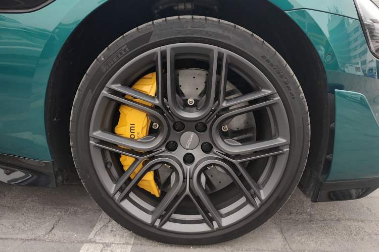Used Xiaomi Auto SU7 Ultra 2025 Ultra Model Right Front Wheel Hub