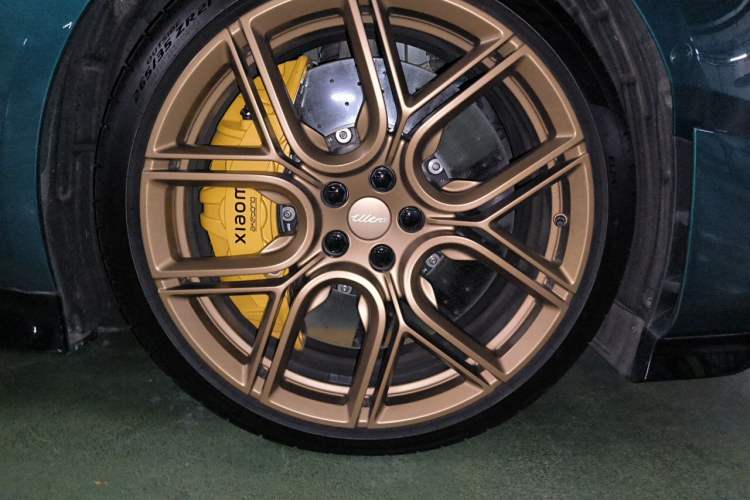 Used Xiaomi Auto SU7 Ultra 2025 Ultra Model Right Front Wheel Hub