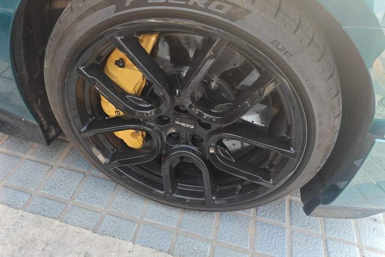 Used Xiaomi Auto SU7 Ultra 2025 Ultra Model Right Front Wheel Hub