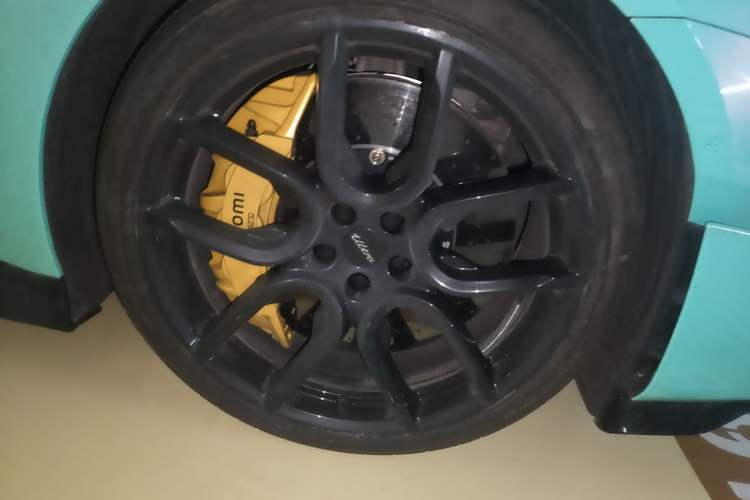 Used Xiaomi Auto SU7 Ultra 2025 Ultra Model Right Front Wheel Hub
