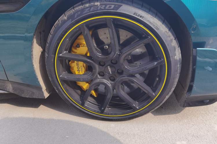 Used Xiaomi Auto SU7 Ultra 2025 Ultra Model Right Front Wheel Hub