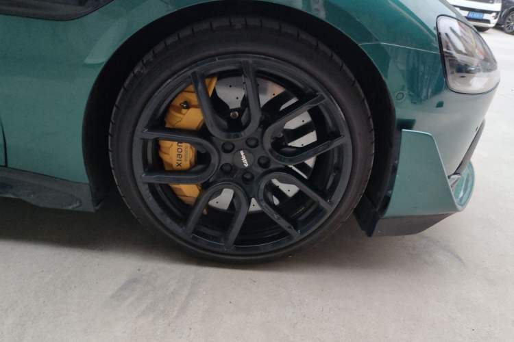 Used Xiaomi Auto SU7 Ultra 2025 Ultra Model Right Front Wheel Hub