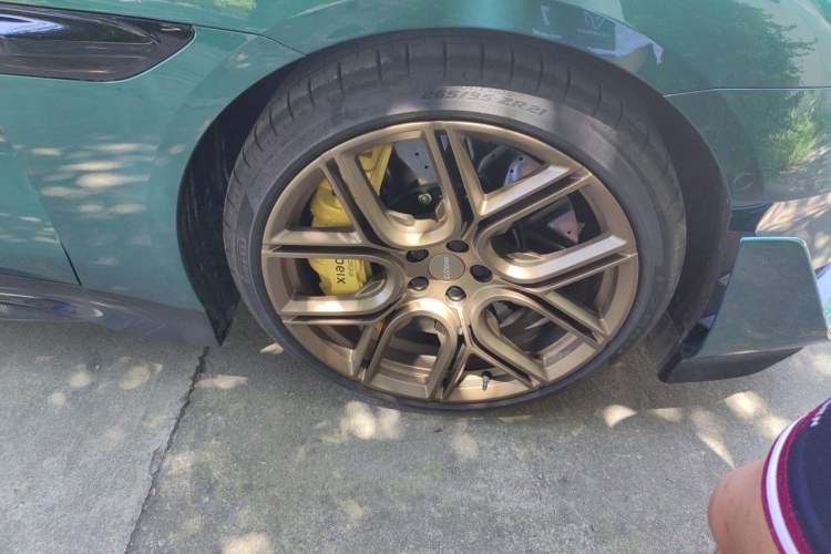 Used Xiaomi Auto SU7 Ultra 2025 Ultra Model Right Front Wheel Hub