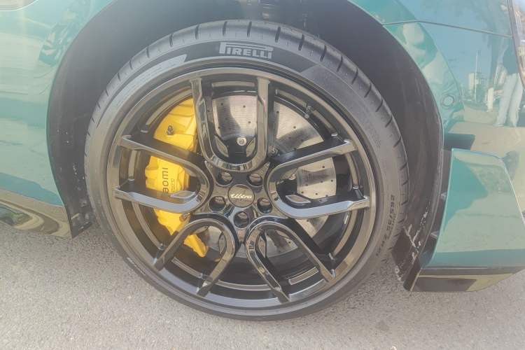 Used Xiaomi Auto SU7 Ultra 2025 Ultra Model Right Front Wheel Hub