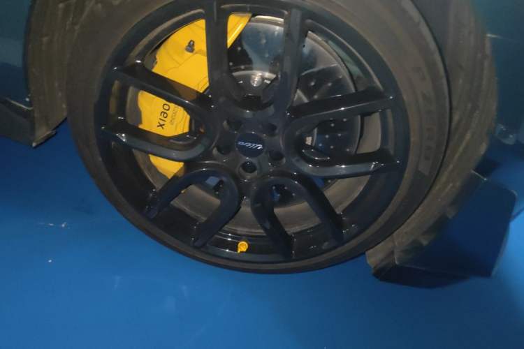 Used Xiaomi Auto SU7 Ultra 2025 Ultra Model Right Front Wheel Hub