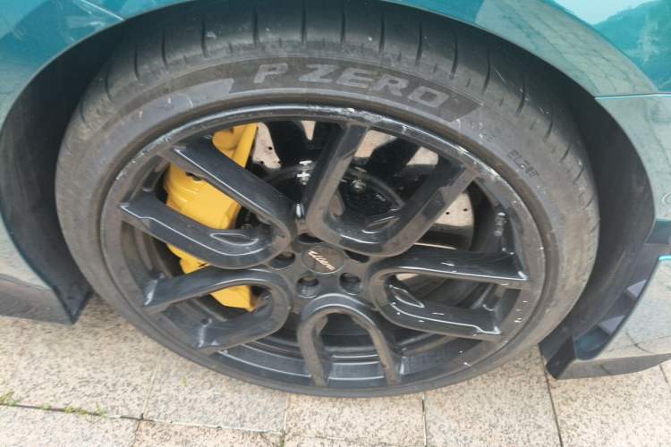 Used Xiaomi Auto SU7 Ultra 2025 Ultra Model Right Front Wheel Hub