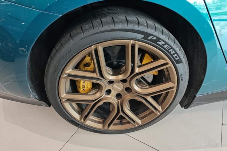 Used Xiaomi Auto SU7 Ultra 2025 Ultra Model Right Rear Wheel Hub