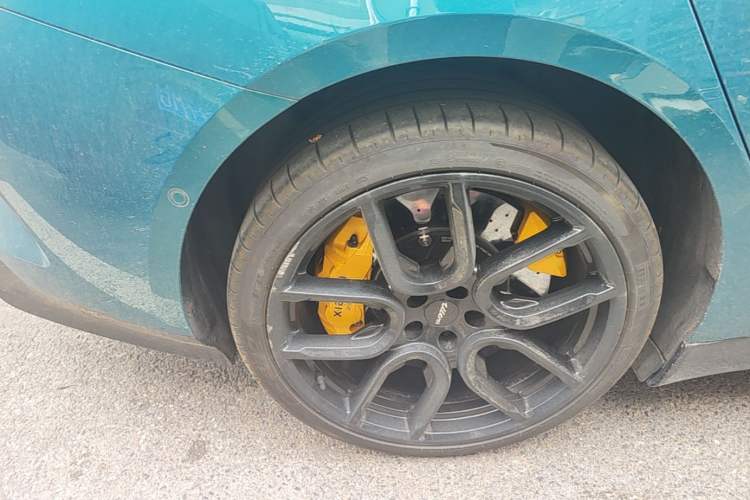 Used Xiaomi Auto SU7 Ultra 2025 Ultra Model Right Rear Wheel Hub
