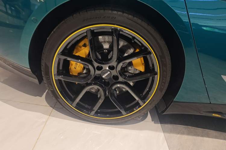 Used Xiaomi Auto SU7 Ultra 2025 Ultra Model Right Rear Wheel Hub