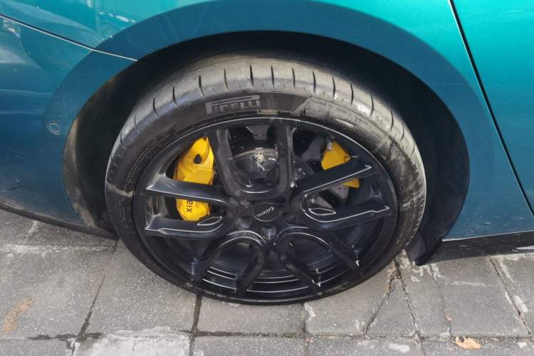 Used Xiaomi Auto SU7 Ultra 2025 Ultra Model Right Rear Wheel Hub