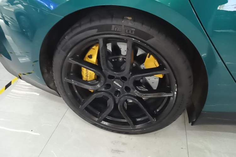 Used Xiaomi Auto SU7 Ultra 2025 Ultra Model Right Rear Wheel Hub