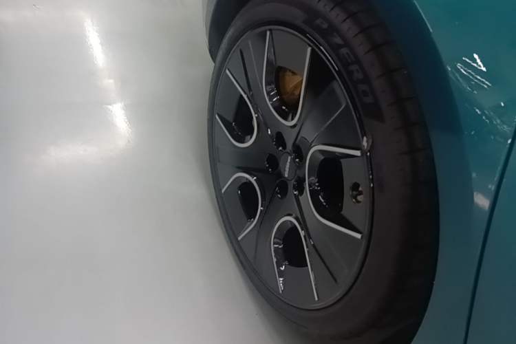 Used Xiaomi Auto SU7 Ultra 2025 Ultra Model Right Rear Wheel Hub
