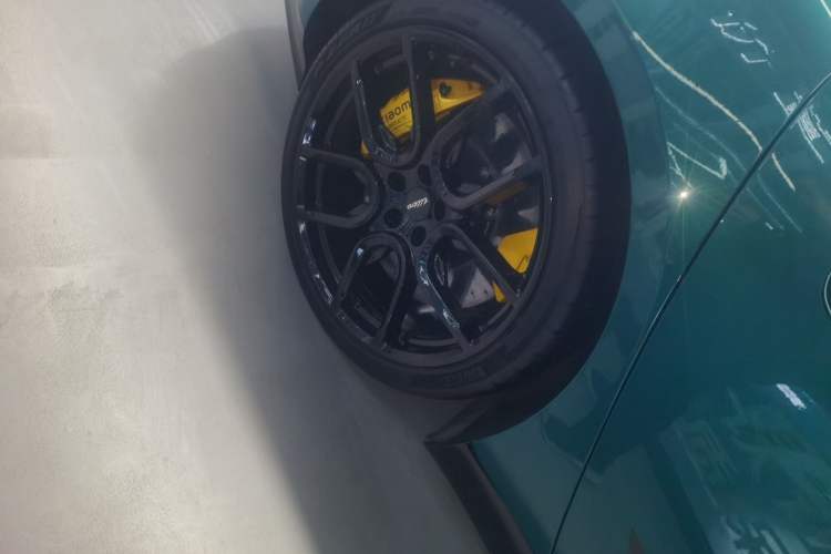 Used Xiaomi Auto SU7 Ultra 2025 Ultra Model Right Rear Wheel Hub