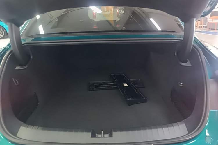 Used Xiaomi Auto SU7 Ultra 2025 Ultra Model Trunk