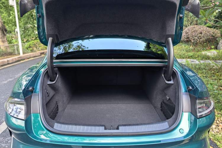 Used Xiaomi Auto SU7 Ultra 2025 Ultra Model Trunk