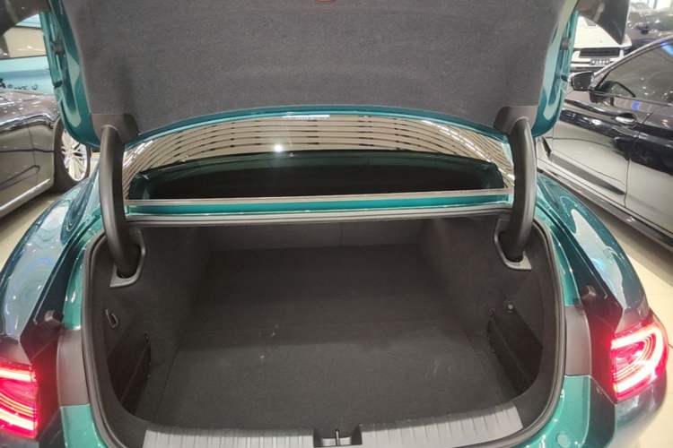 Used Xiaomi Auto SU7 Ultra 2025 Ultra Model Trunk