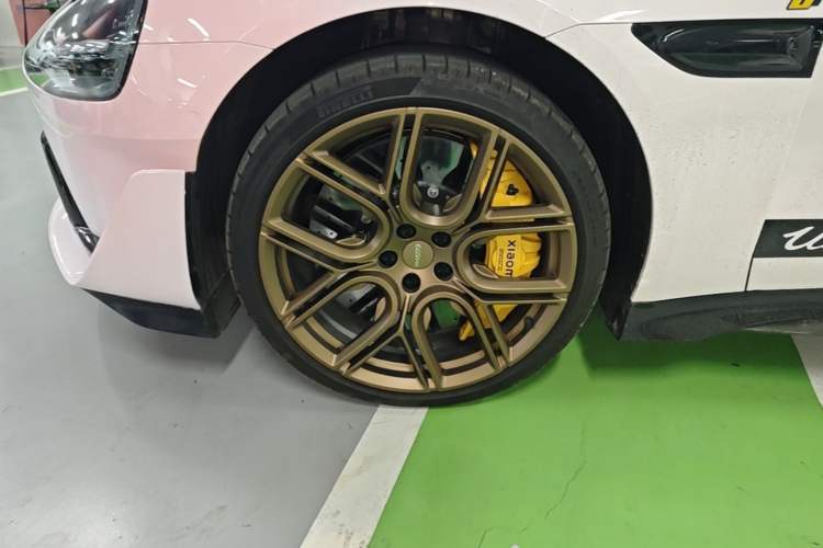 Used Xiaomi Auto SU7 Ultra 2025 Ultra Model Left Front Wheel Hub