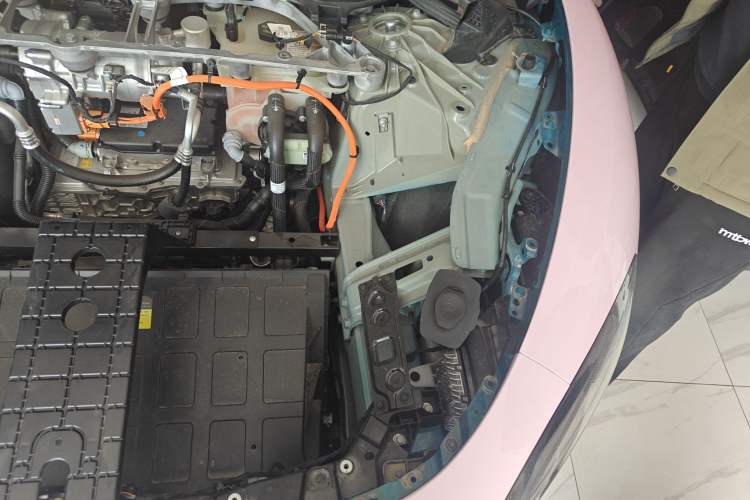 Used Xiaomi Auto SU7 Ultra 2025 Ultra Model Engine Bay Left