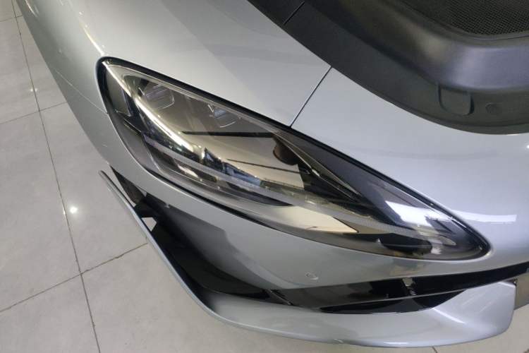 Used Xiaomi Auto SU7 Ultra 2025 Model Nürburgring Limited Edition Right Front Headlight