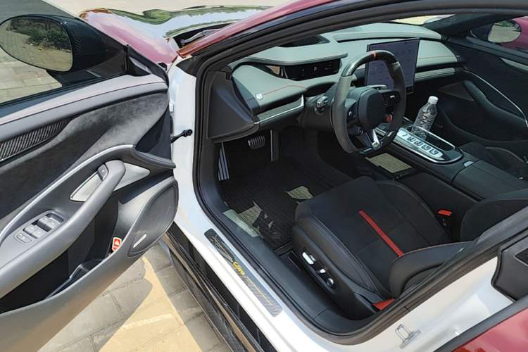 Used Xiaomi Auto SU7 Ultra 2025 Ultra Model Driver Seat