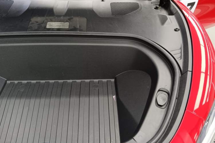 Used Xiaomi Auto SU7 Ultra 2025 Ultra Model Engine Bay Left