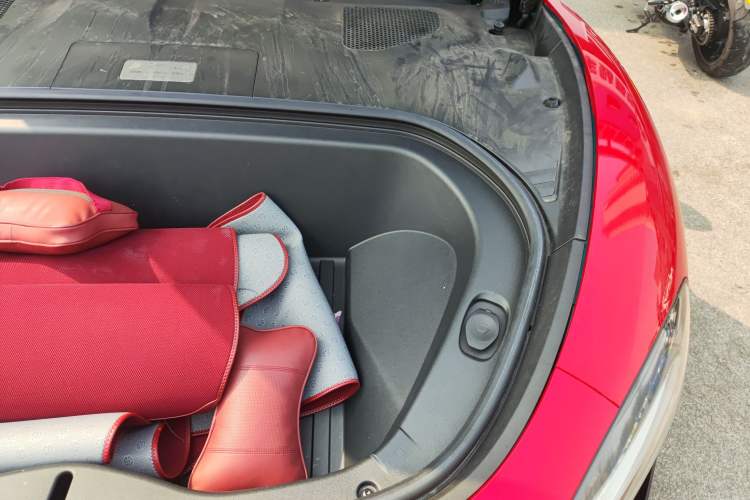 Used Xiaomi Auto SU7 Ultra 2025 Ultra Model Engine Bay Left