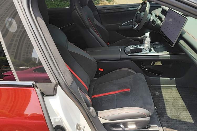 Used Xiaomi Auto SU7 Ultra 2025 Ultra Model Right Front Seat