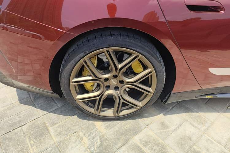 Used Xiaomi Auto SU7 Ultra 2025 Ultra Model Right Rear Wheel Hub