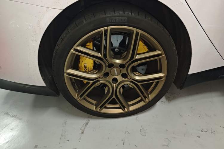 Used Xiaomi Auto SU7 Ultra 2025 Ultra Model Right Rear Wheel Hub