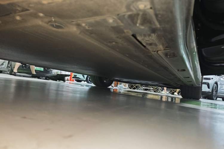 Used Xiaomi Auto SU7 Ultra 2025 Ultra Model Right Side Sill