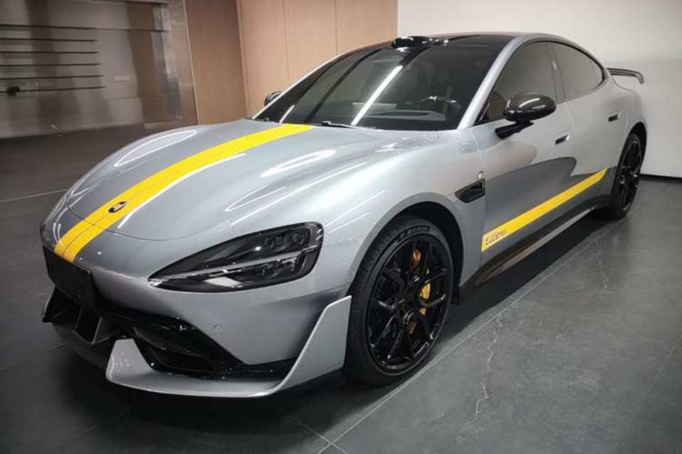 Xiaomi Auto SU7 Ultra 2025