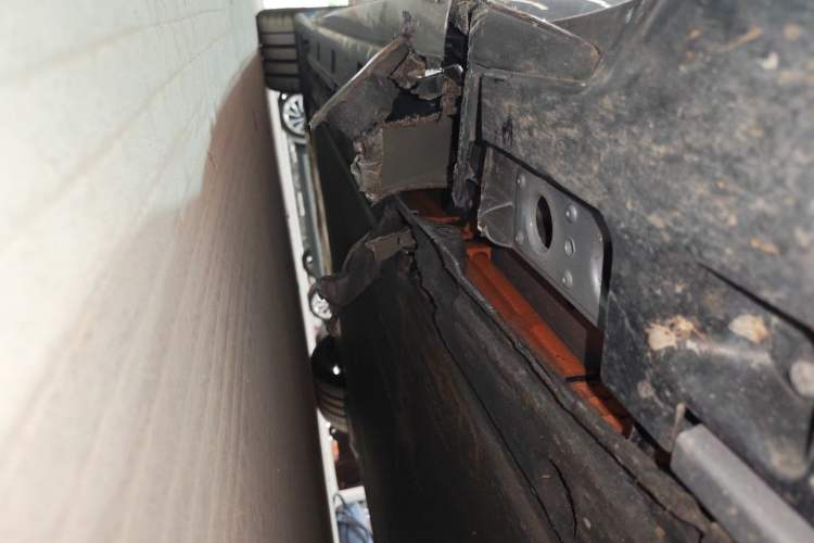 Used Xiaomi Auto SU7 Ultra 2025 Ultra Model Chassis Front Right