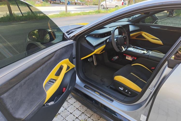 Used Xiaomi Auto SU7 Ultra 2025 Ultra Model Driver Seat