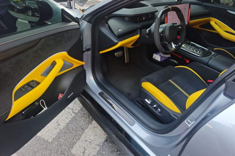 Used Xiaomi Auto SU7 Ultra 2025 Ultra Model Driver Seat