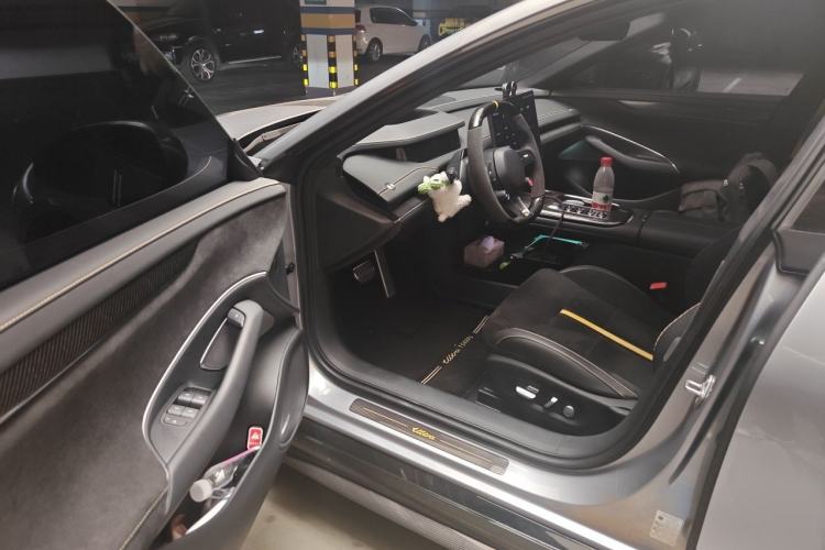 Used Xiaomi Auto SU7 Ultra 2025 Ultra Model Driver Seat