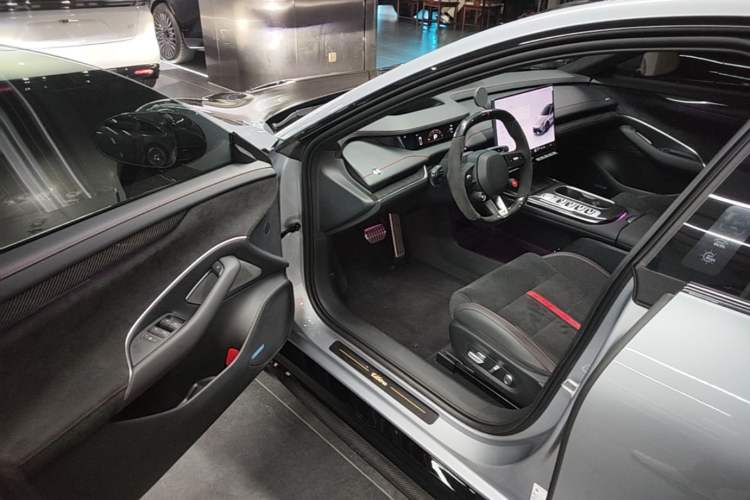 Used Xiaomi Auto SU7 Ultra 2025 Ultra Model Driver Seat