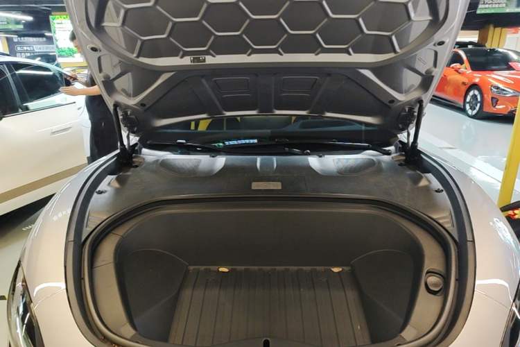 Used Xiaomi Auto SU7 Ultra 2025 Ultra Model Engine Bay