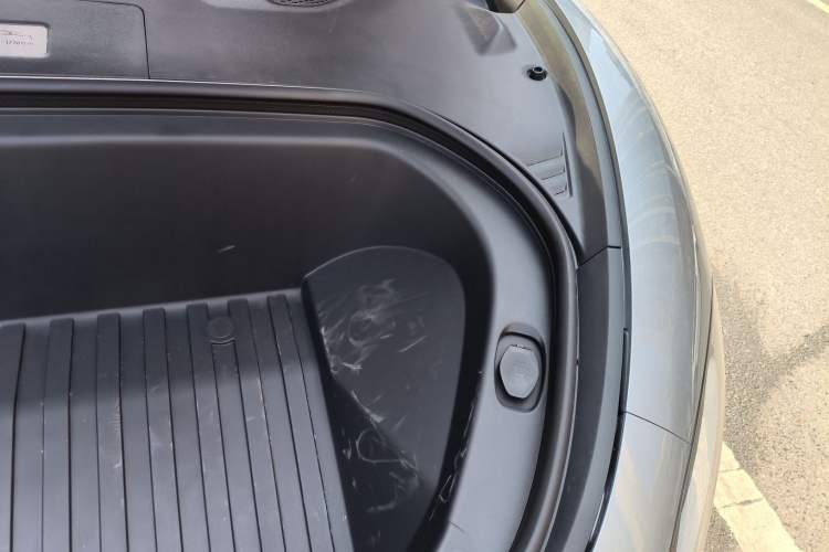 Used Xiaomi Auto SU7 Ultra 2025 Ultra Model Engine Bay Left