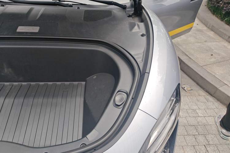 Used Xiaomi Auto SU7 Ultra 2025 Ultra Model Engine Bay Left