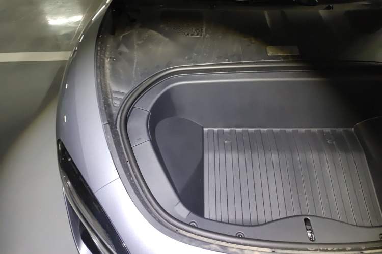 Used Xiaomi Auto SU7 Ultra 2025 Ultra Model Engine Bay Right